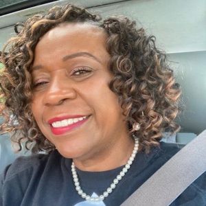 Meet your Posher, Cynthia